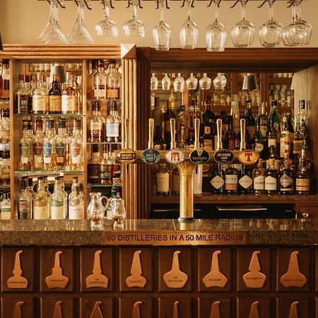 The Station Hotel Rothes Eksteriør bilde