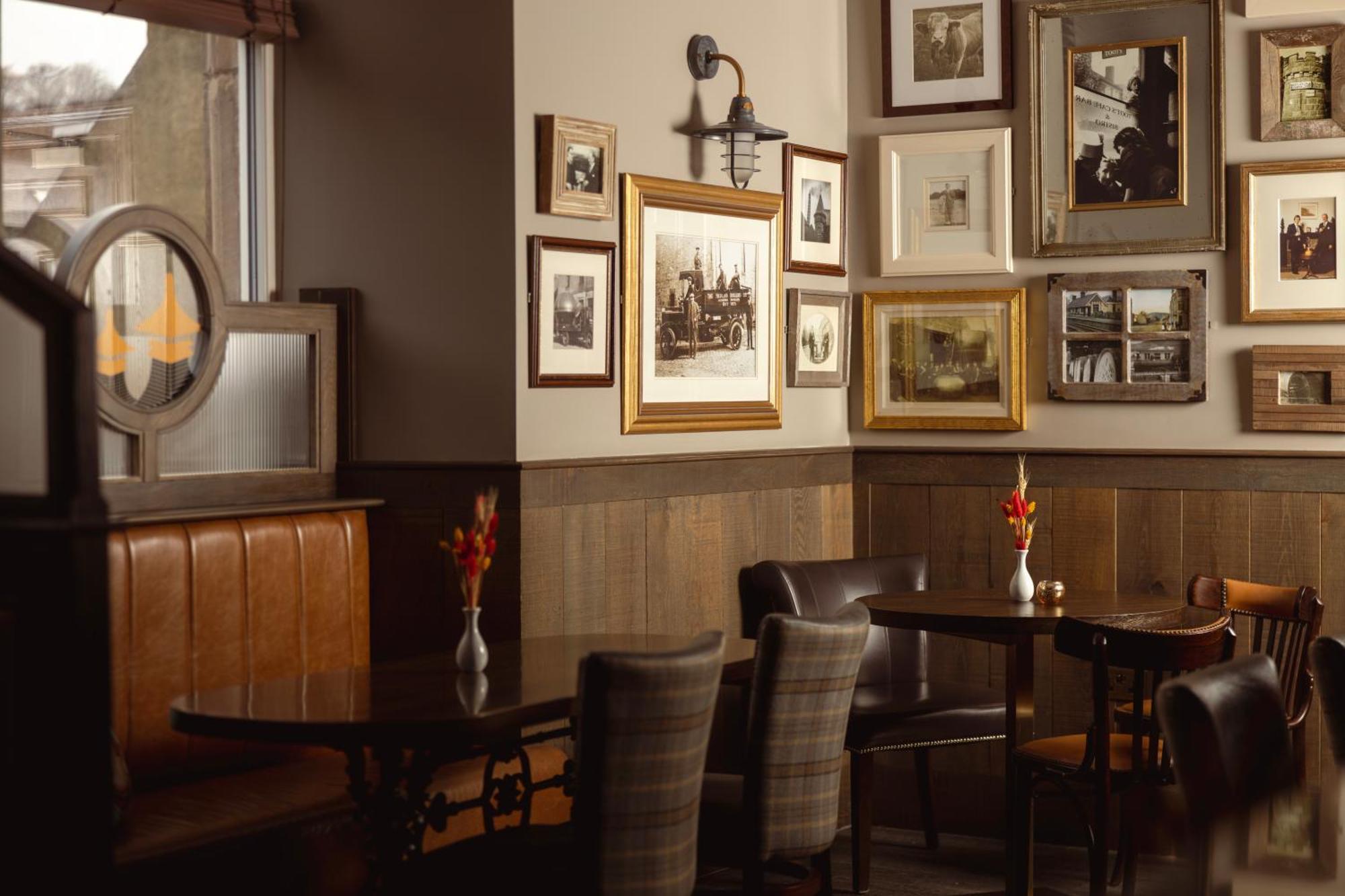 The Station Hotel Rothes Eksteriør bilde