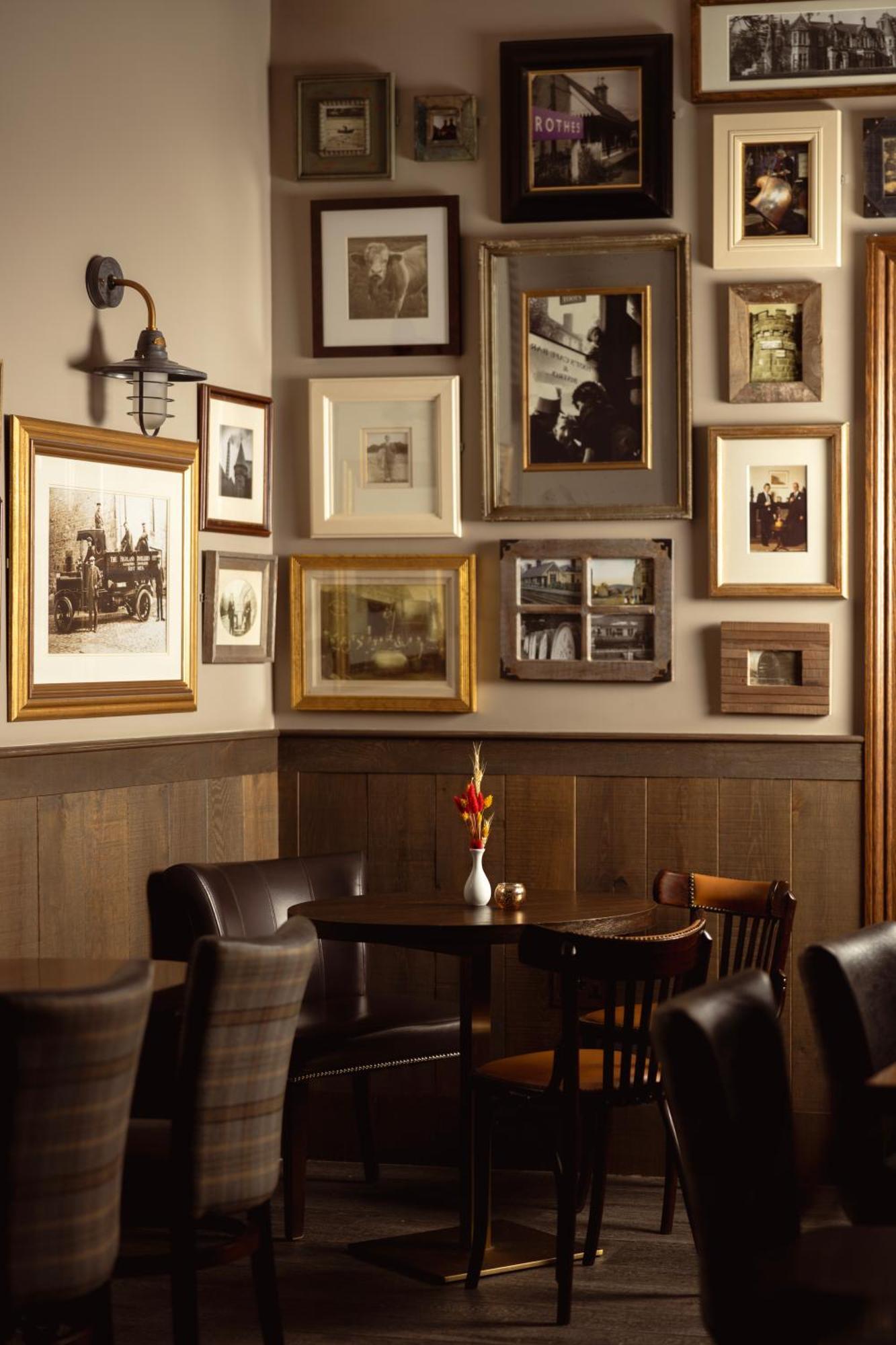 The Station Hotel Rothes Eksteriør bilde