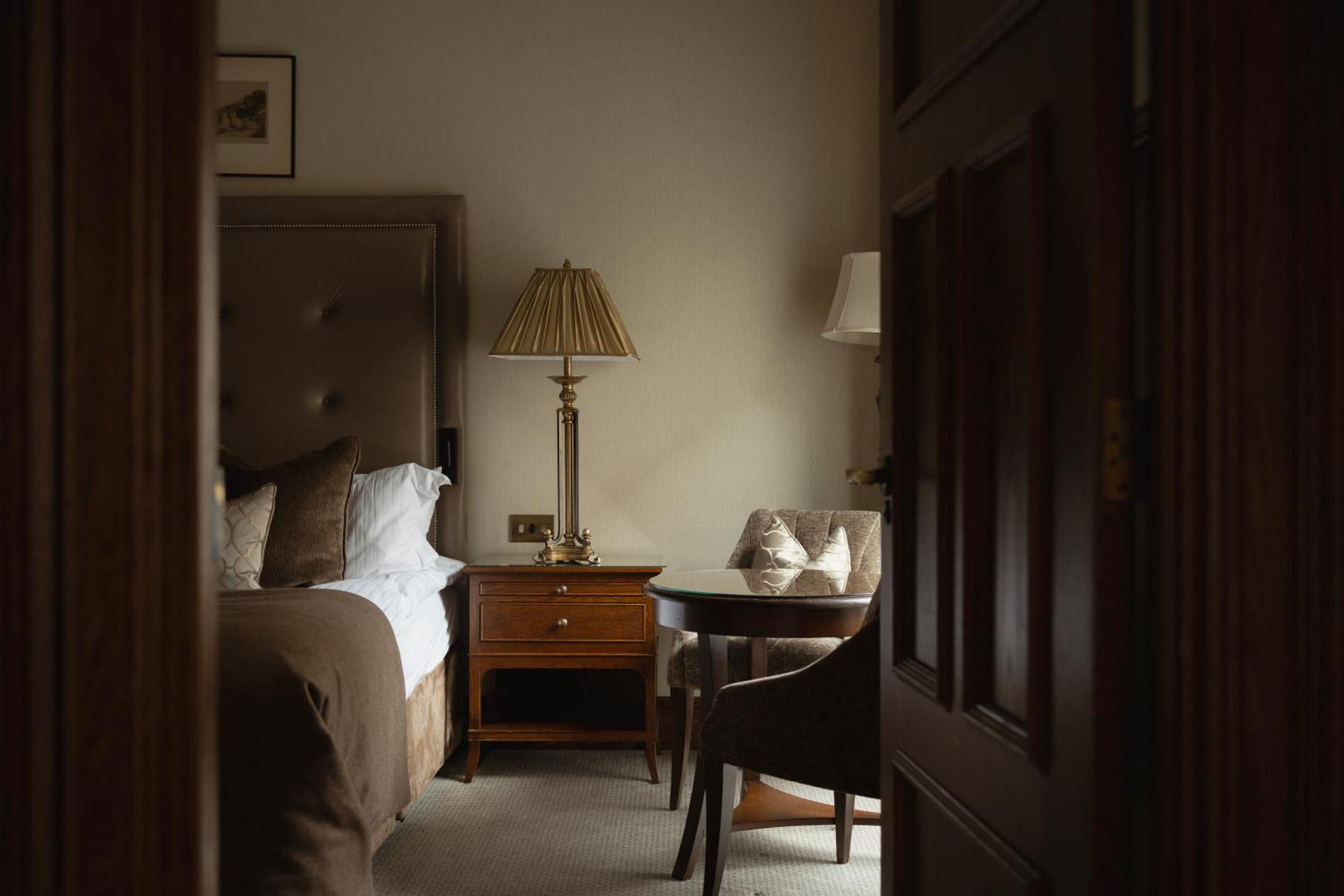 The Station Hotel Rothes Eksteriør bilde