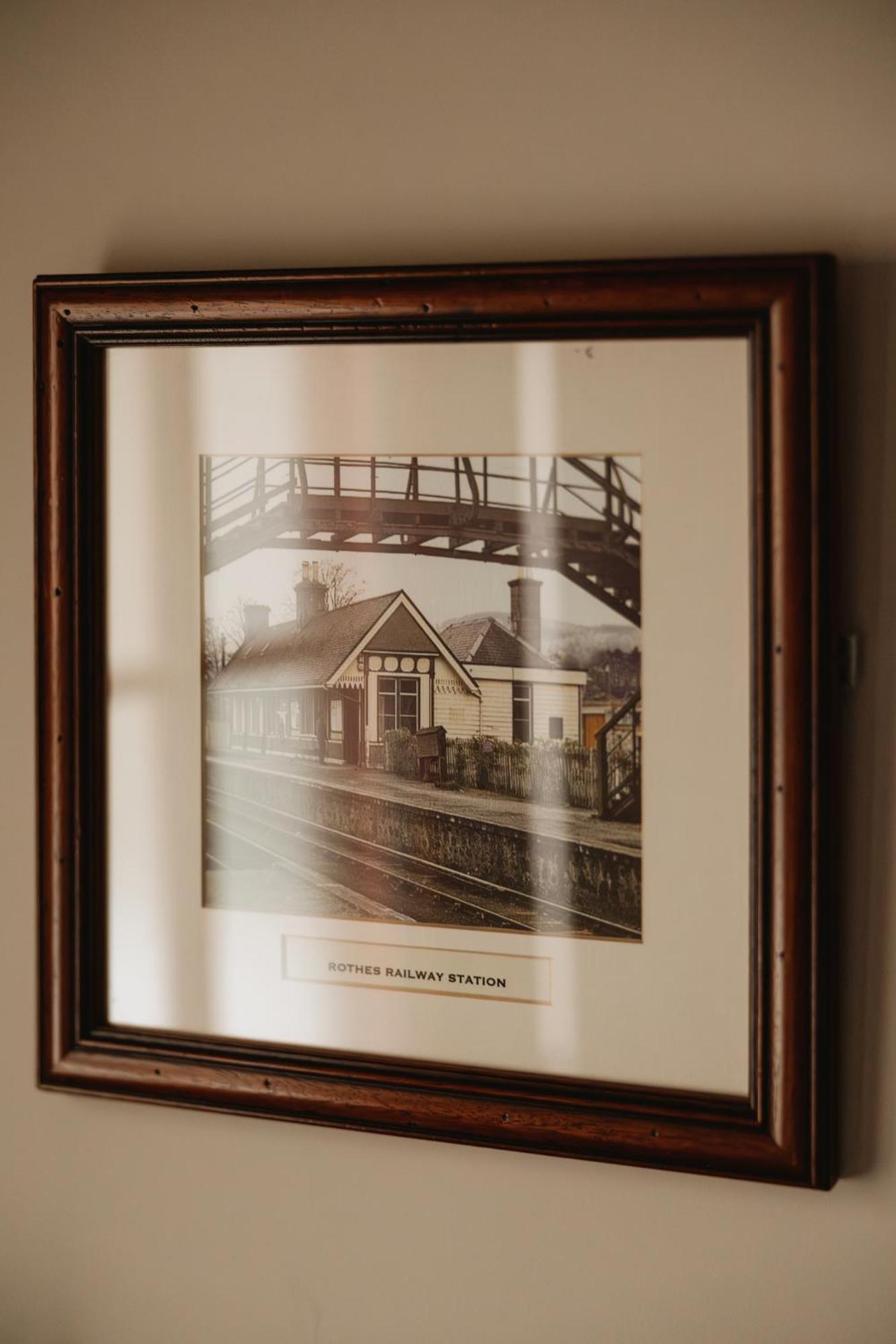 The Station Hotel Rothes Eksteriør bilde