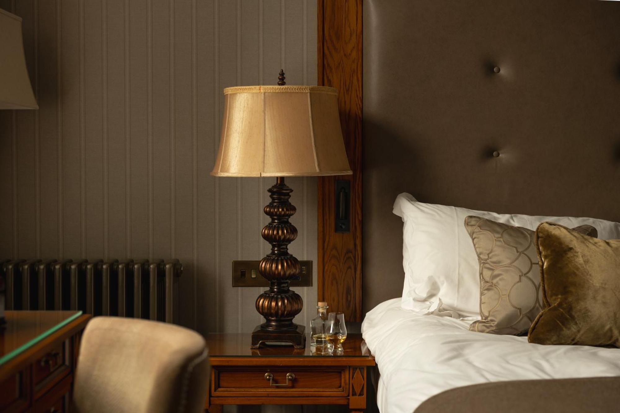 The Station Hotel Rothes Eksteriør bilde