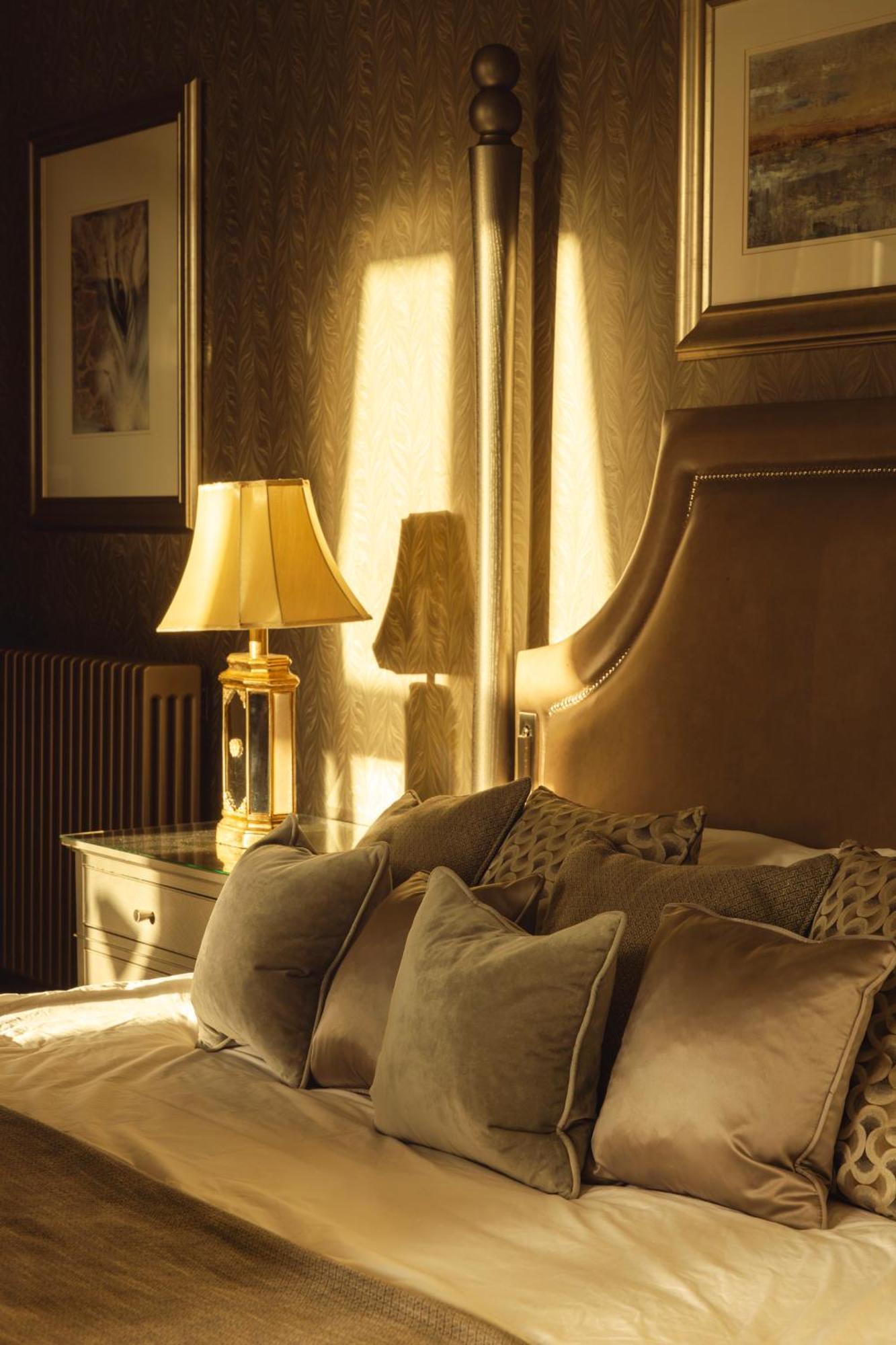 The Station Hotel Rothes Eksteriør bilde